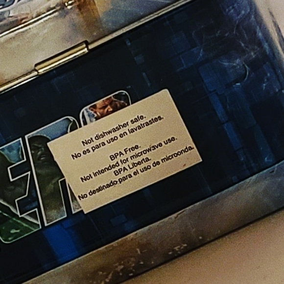 Marvel Avengers Metal Lunch Box - Picture 3 of 5